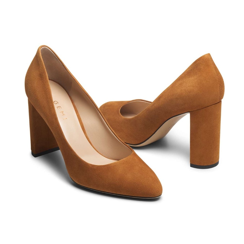 BRAND NEW MGemi Lustro Camel Suede Heels